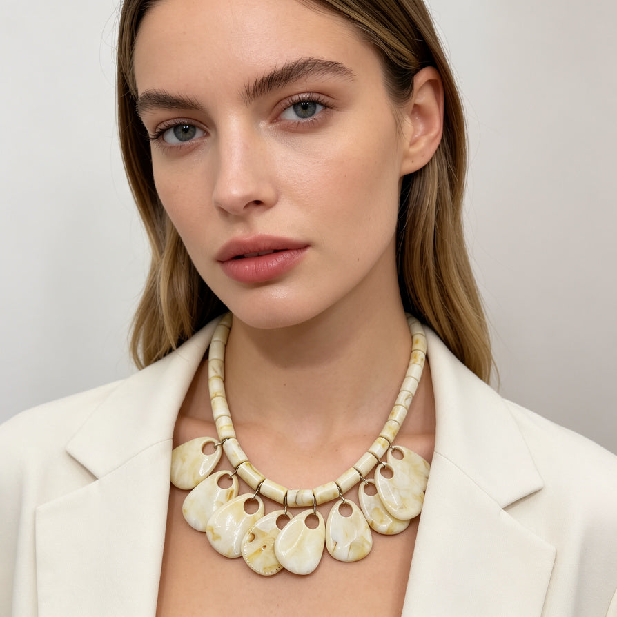 Collar de Resina Multicolor para Mujer, Collar Statement con Colgantes de Gota, Diseño Chunky y Ajustable, Joyería de Moda para Venta al Por Mayor|JI JOYA