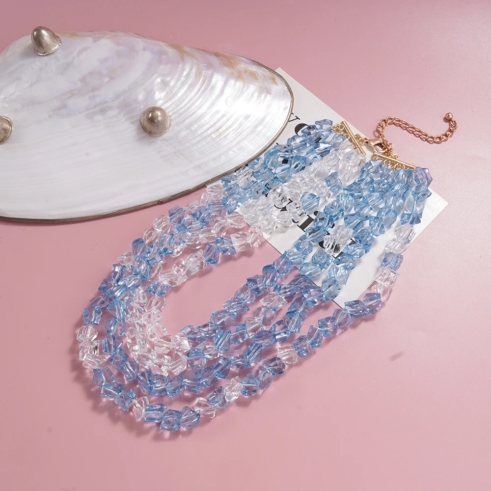 Collar de cristales azules y blancos degradados "Foggy Sea Ice" - Gargantilla estilo resort
