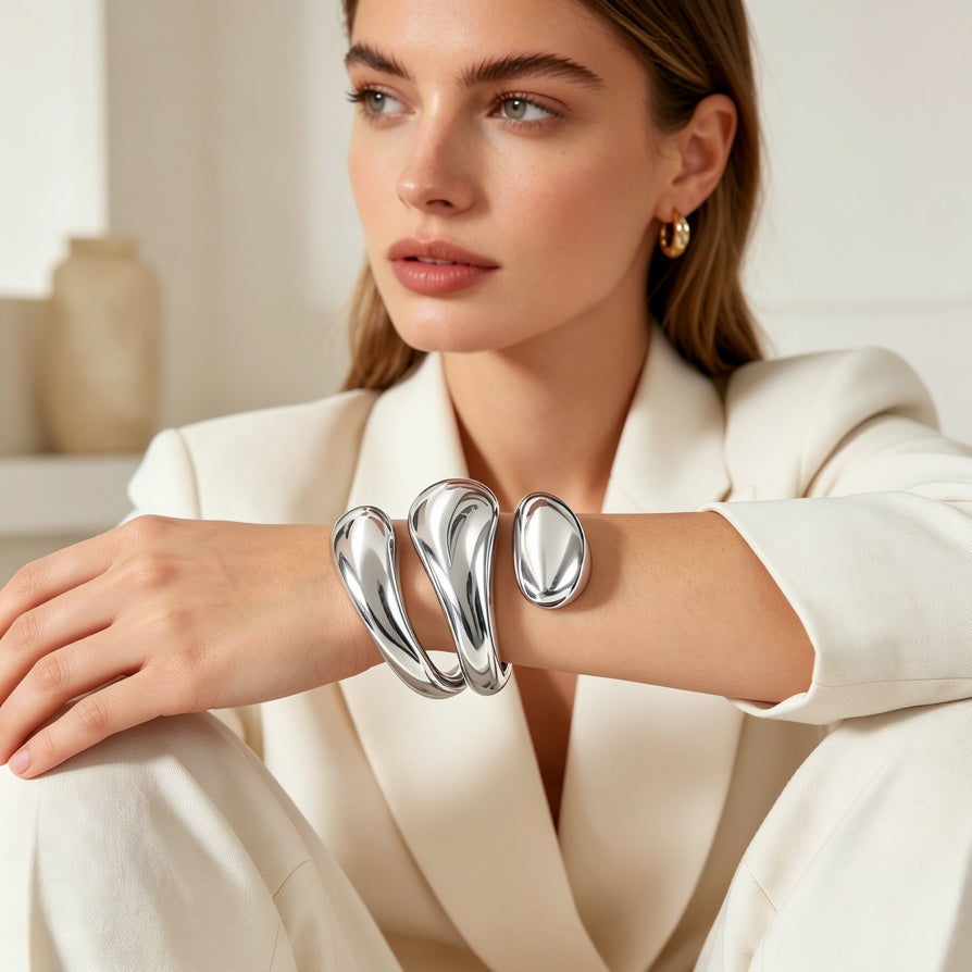 Pulsera Curvada de Zinc Aleación - Diseño Minimalista Elegante, Dorada/Plateada, Resistente al Desvanecimiento, Ideal para Venta al Por Mayor|JI JOYA