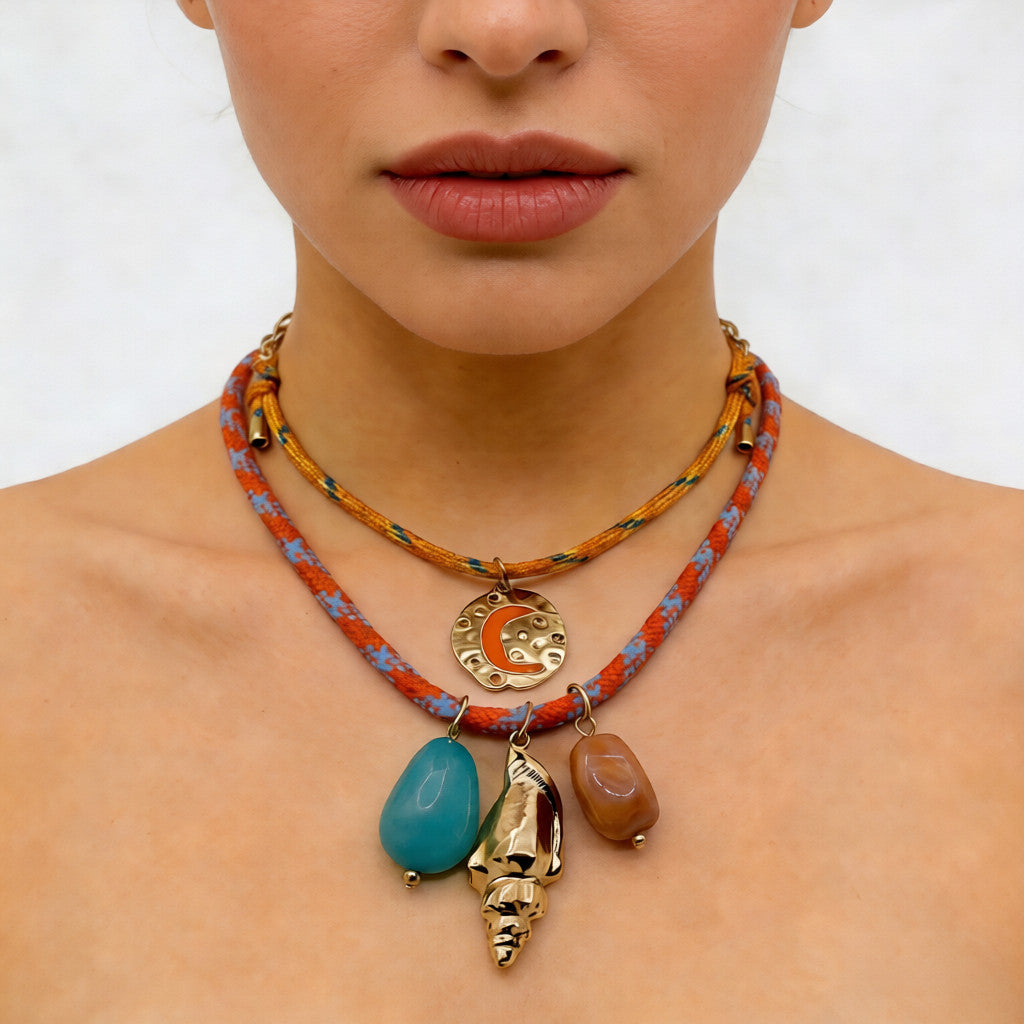 Collar Bohemio Multicapa con Colgantes de Luna, Caracol y Piedras Naturales – Joyería de Verano para Vacaciones en la Playa