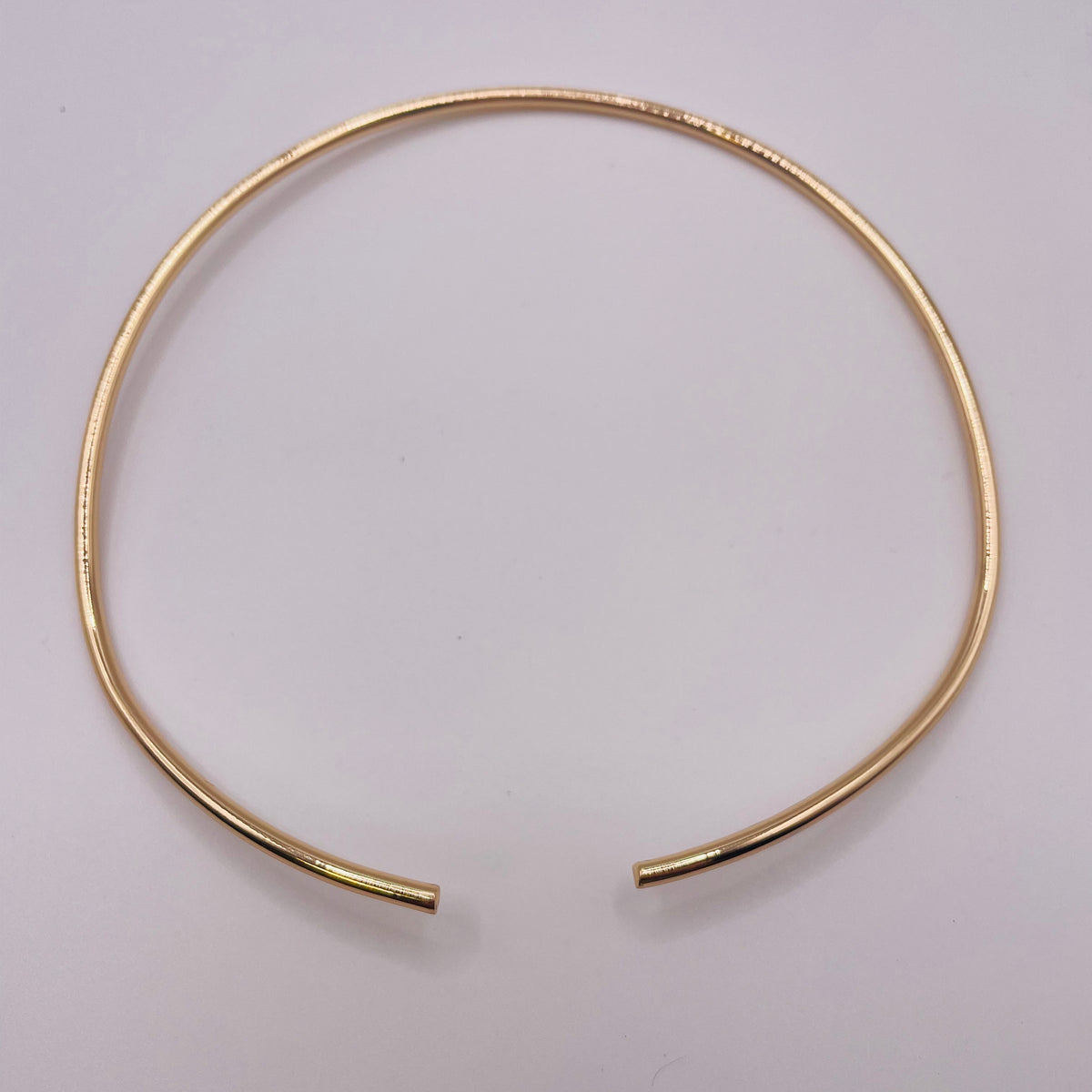 Collar Torcal Dorado Abierto Fino, Joyería Minimalista al Por Mayor|JI JOYA