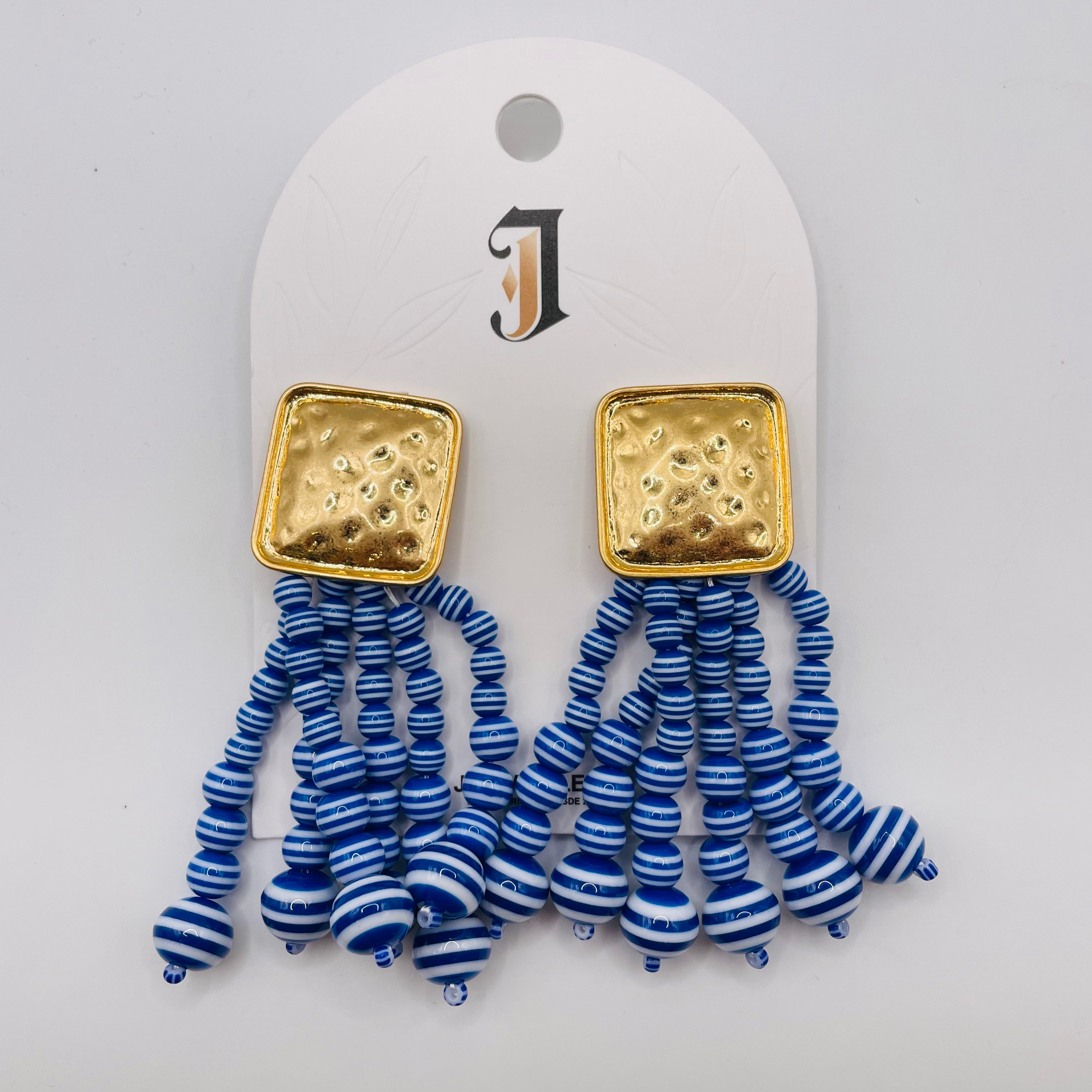 Pendientes Borla de Cuentas a Rayas 3 Colores, Accesorio Moda Mayorista para Mujer, Base Cuadrada Dorada Texturizada|JI JOYA