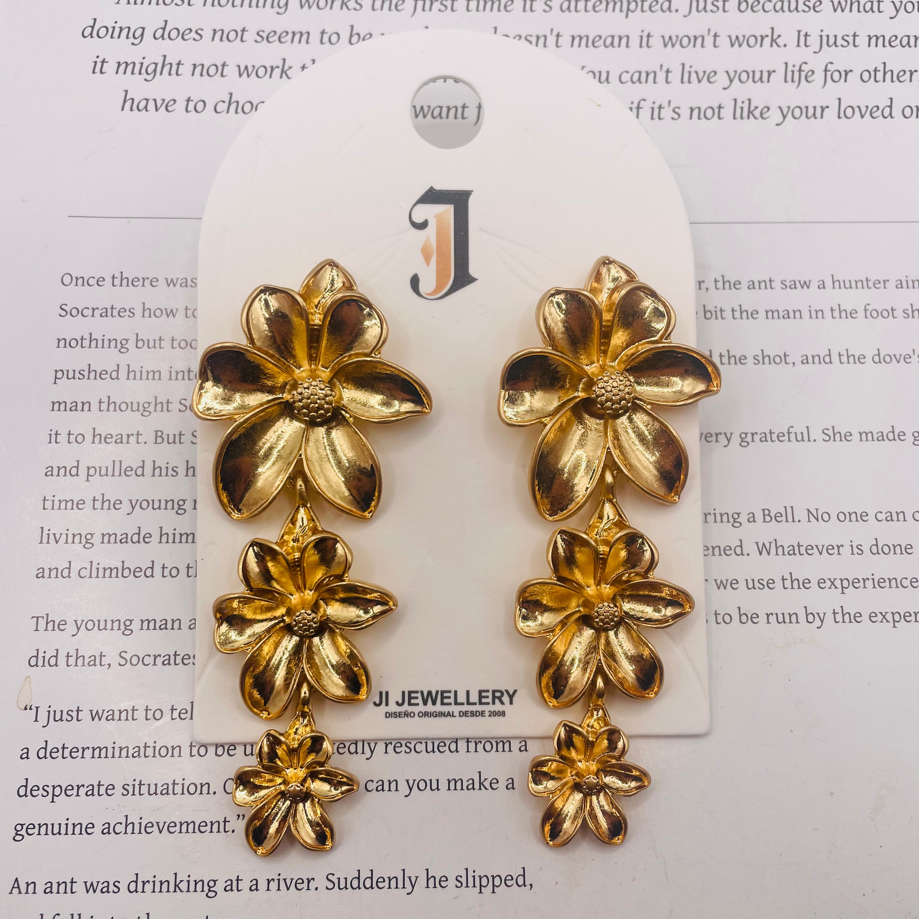 Pendientes Colgantes de Flores Metálicas 3 Niveles | Mayorista de Bisutería de Moda, Diseño Elegante 2 Colores (Oro y Plata)|JI JOYA