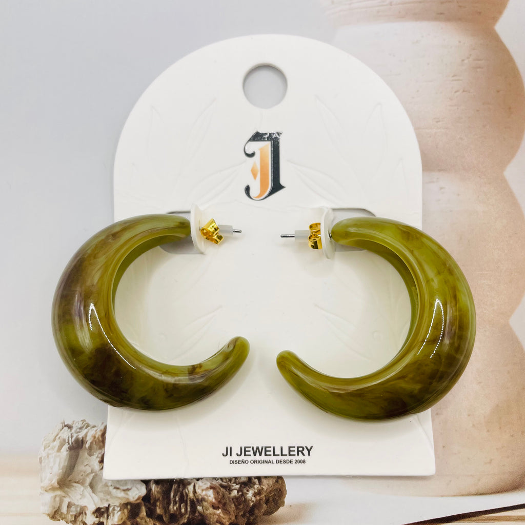 Aros C de Resina Marmolada | Colores Variados | Bisutería de Moda Por Mayor|JI JOYA
