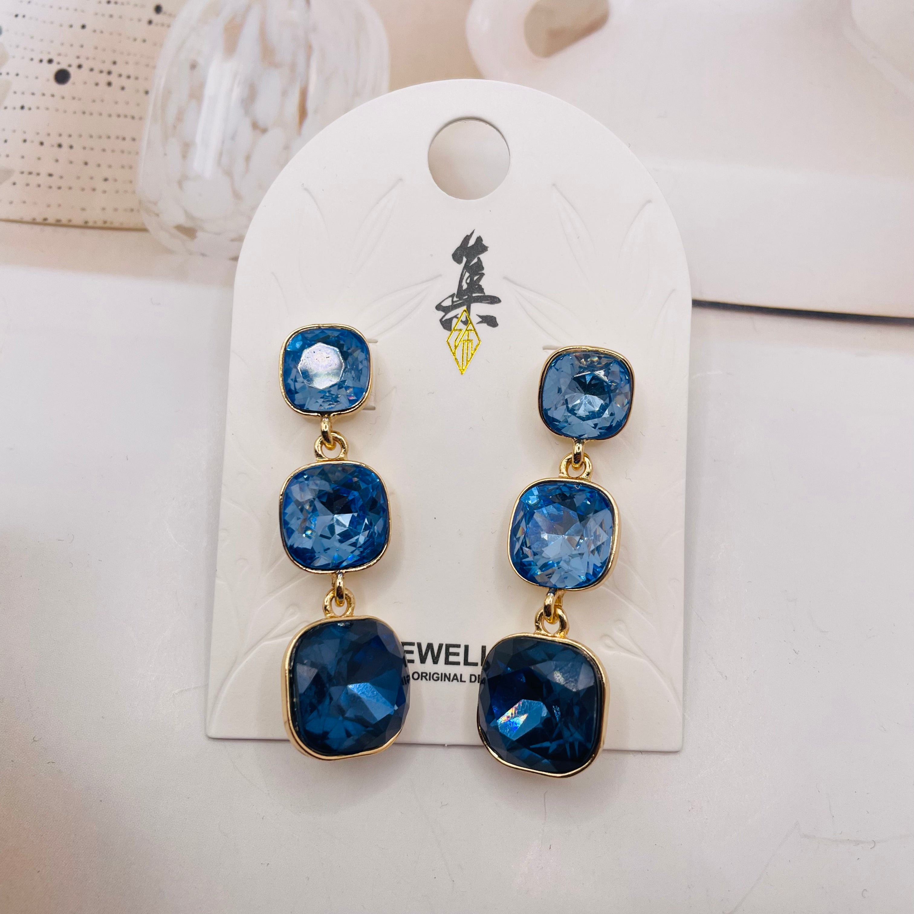 Aretes de Cristal Colgantes de 3 Piedras con Montura Dorada - Mayorista de Moda|JI JOYA