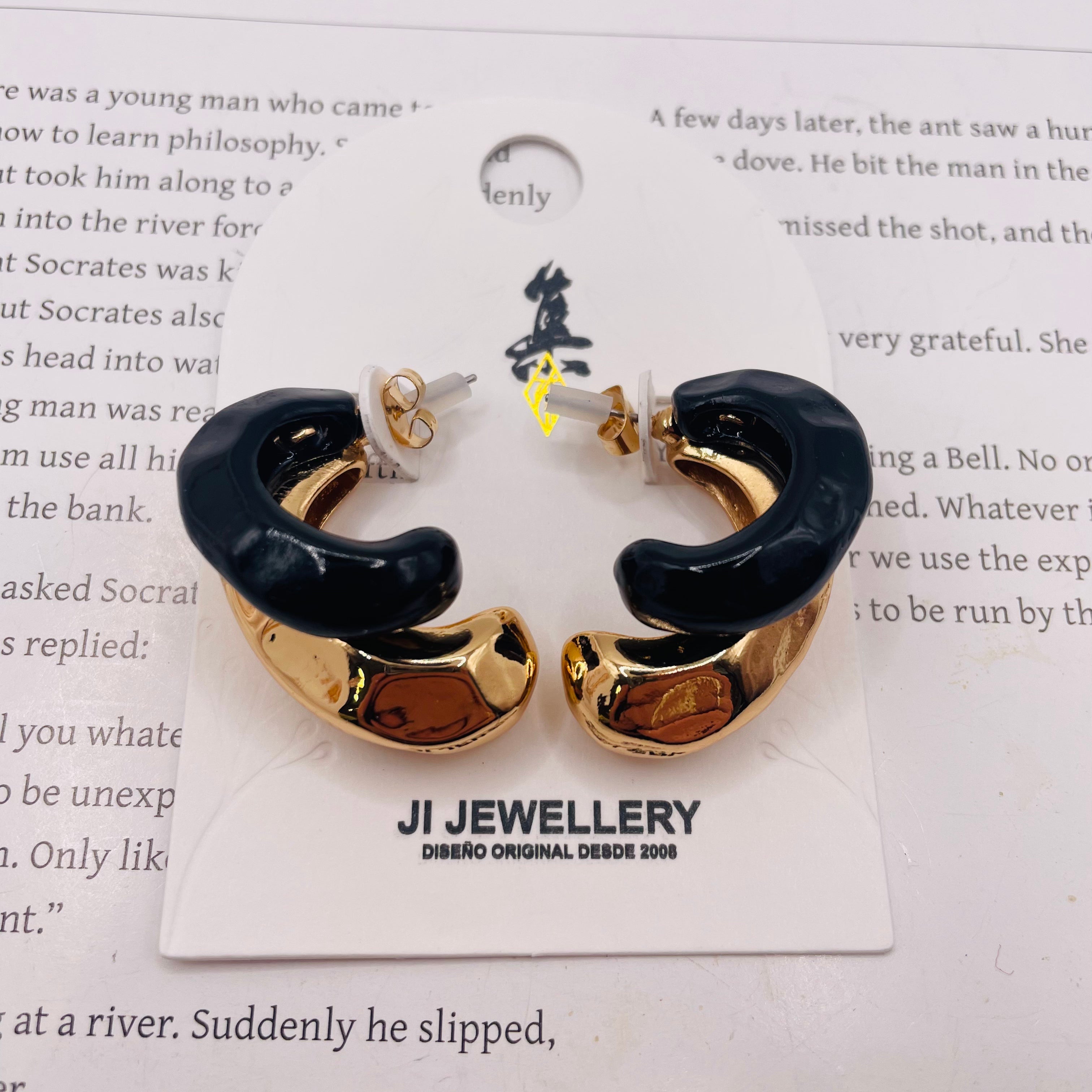 Arracadas C Doradas y Negras, Pendientes de Diseño Minimalista, Mayorista de Bisutería Moda|JI JOYA