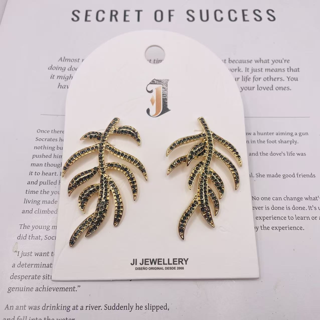 Pendientes Diseño Tropical, Zirconia Negra, Joyería de Moda para Mayoristas|JI JOYA