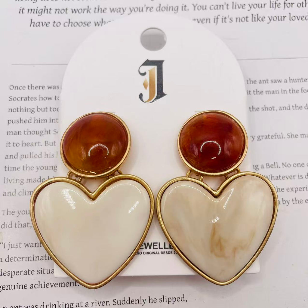 Pendientes Colgantes Corazón - Joyería de Moda al Por Mayor, Acabado Marrón Crema|JI JOYA