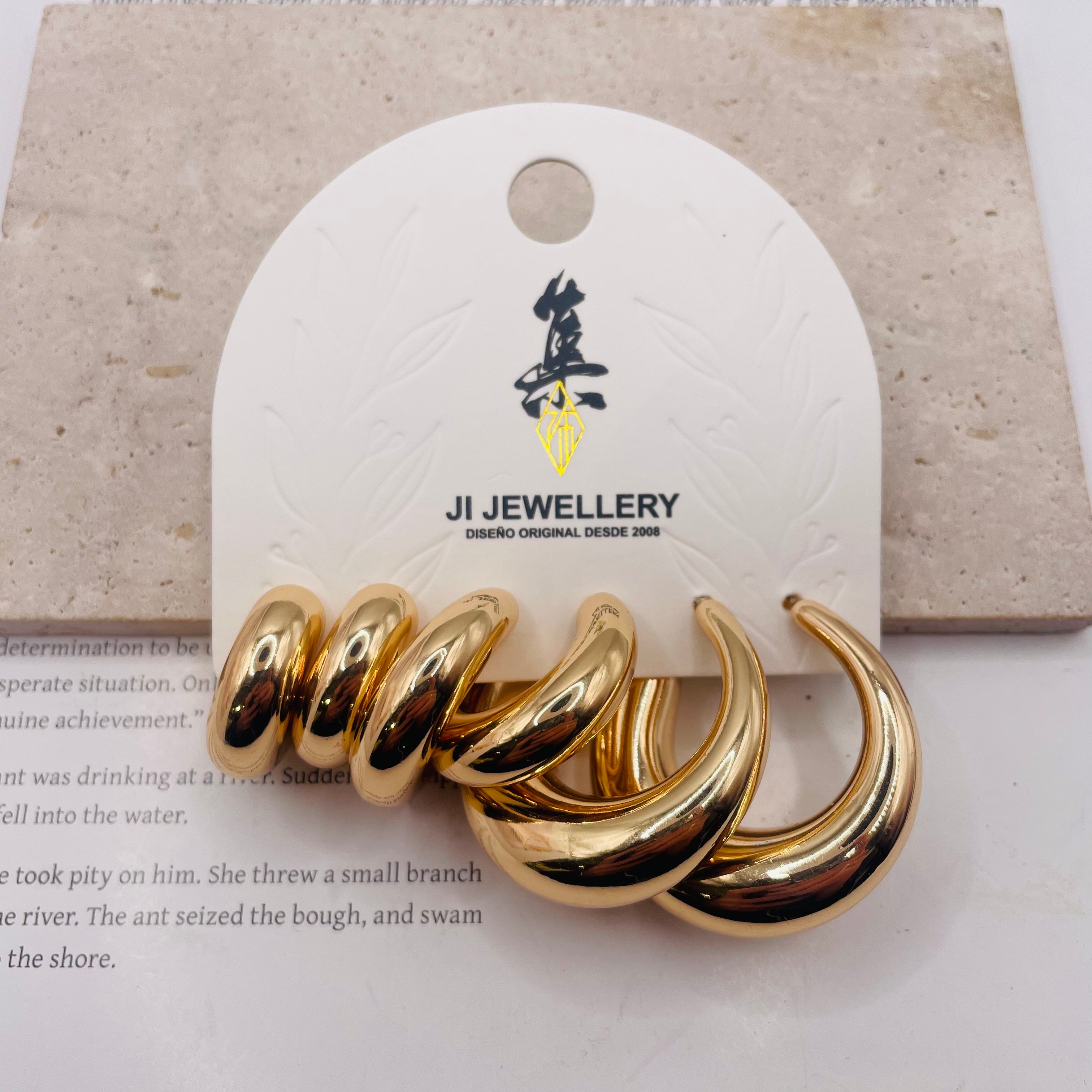 Aros Huggie de Oro Mate - Pendientes Minimalistas de Metal para Mujer, Joyería al por Mayor|JI JOYA