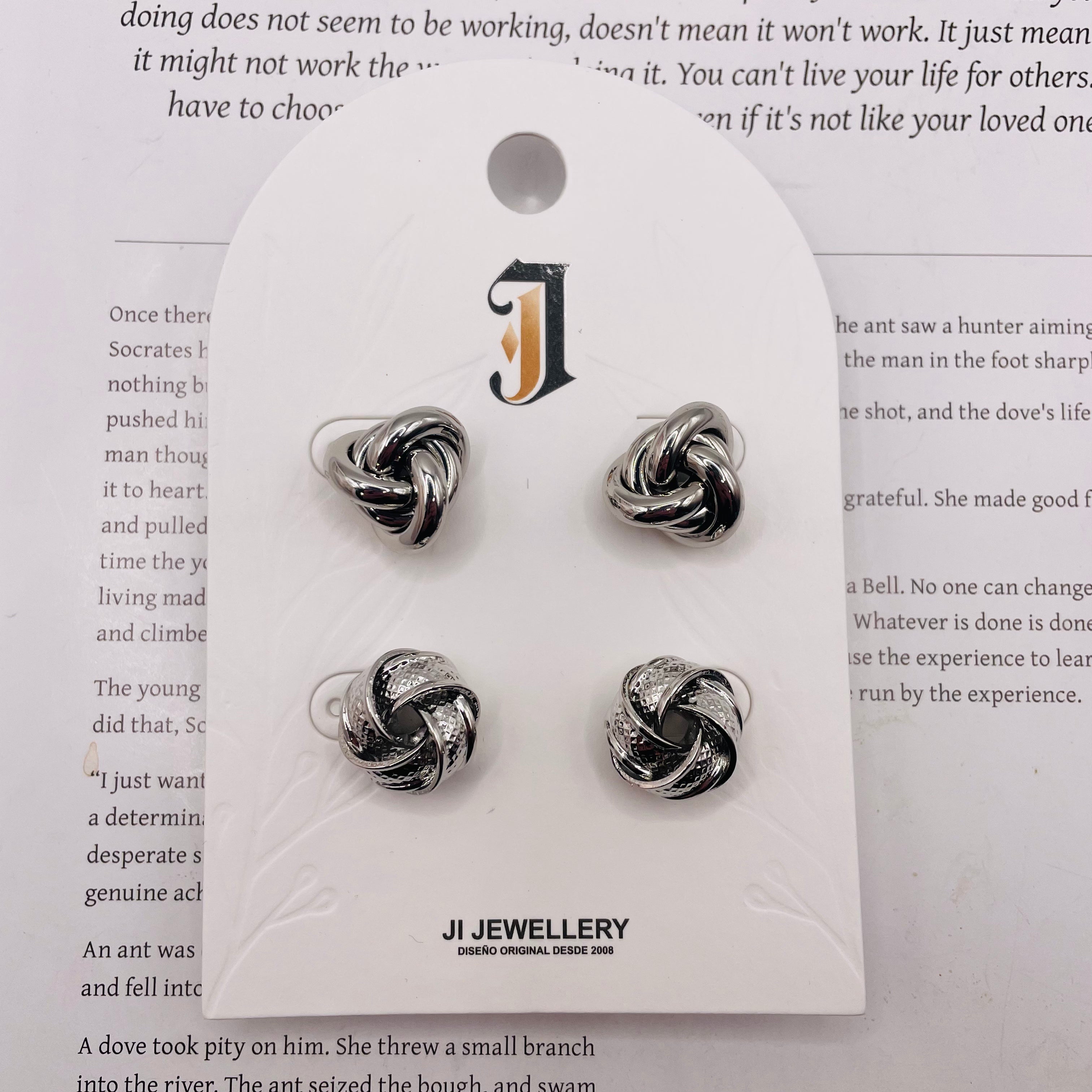 Pendientes de Nudo Doble Texturizado Dorado y Plateado | Joyería al Por Mayor B2B, Accesorios de Moda Elegante|JI JOYA