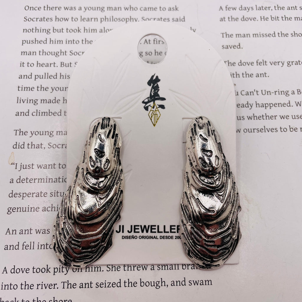 Pendientes Texturizados de Metal en Forma Abstracta | Mayoreo al Por Mayor, Diseño Único|JI JOYA