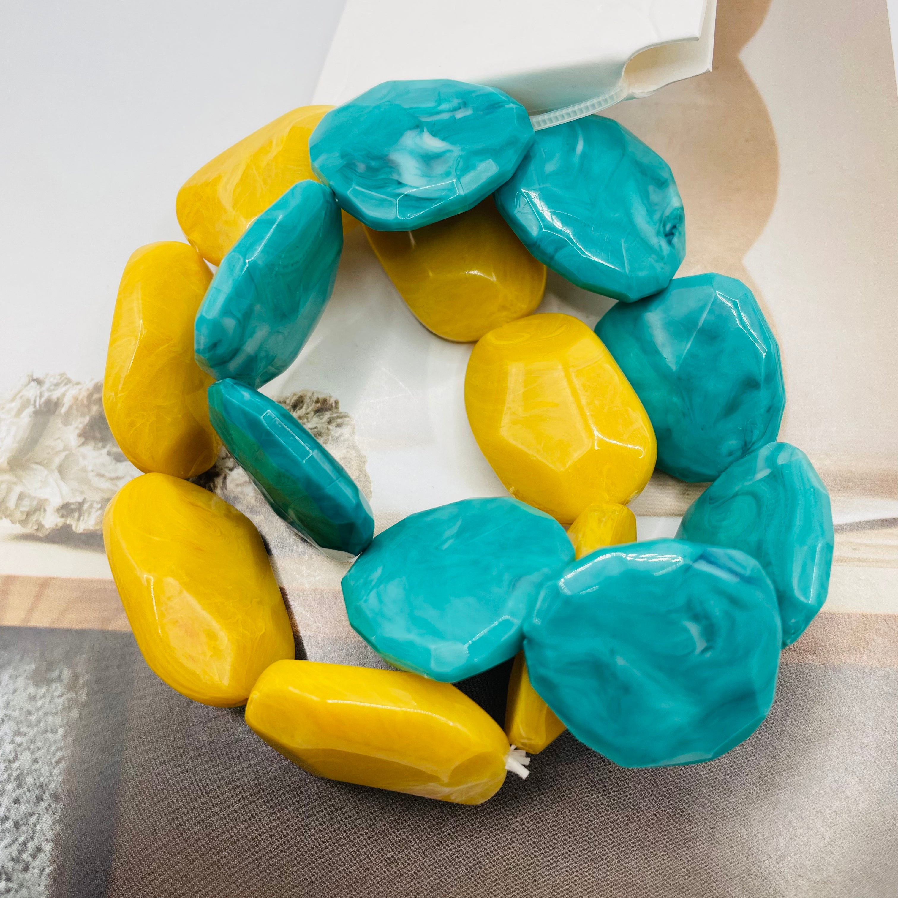Pulsera de cuentas geométricas de resina, 2 colores combinados, pulsera de granos grandes al por mayor para accesorios de moda|JI JOYA