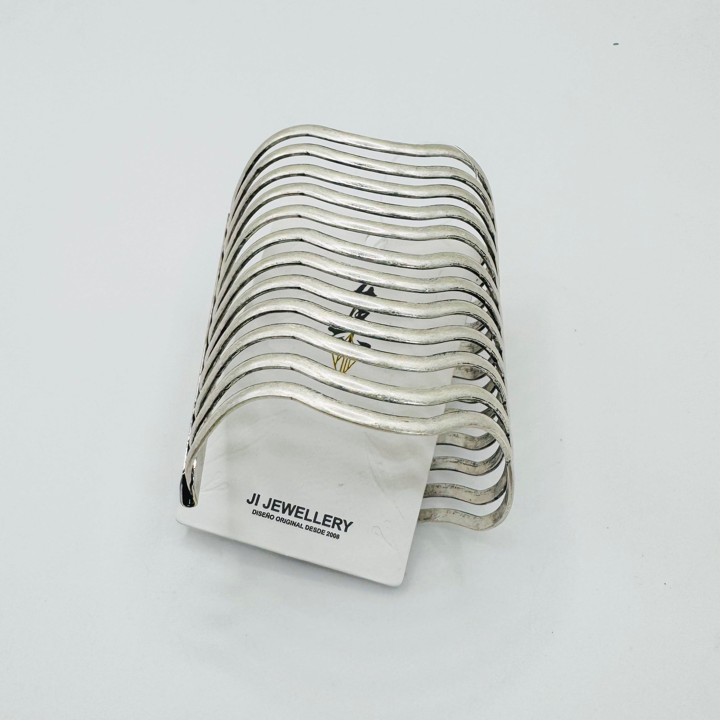 Brazalete Ondulado de Zinc Plateado/Dorado | Diseño Minimalista Abierto | Joyería al Por Mayor