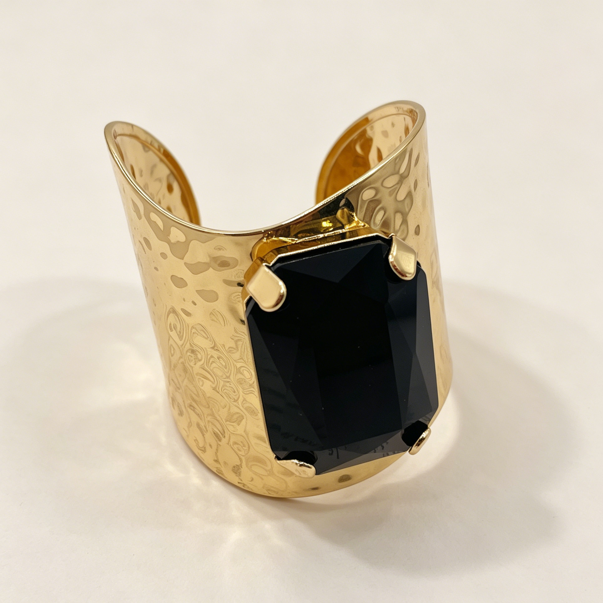Pulsera Brazalete Ancha Mayorista, Brazalete Abierto Texturizado con Piedra Negra Grande, Brazalete Metal Moda 2 Colores Plata y Dorado Para Mujer|JI JOYA