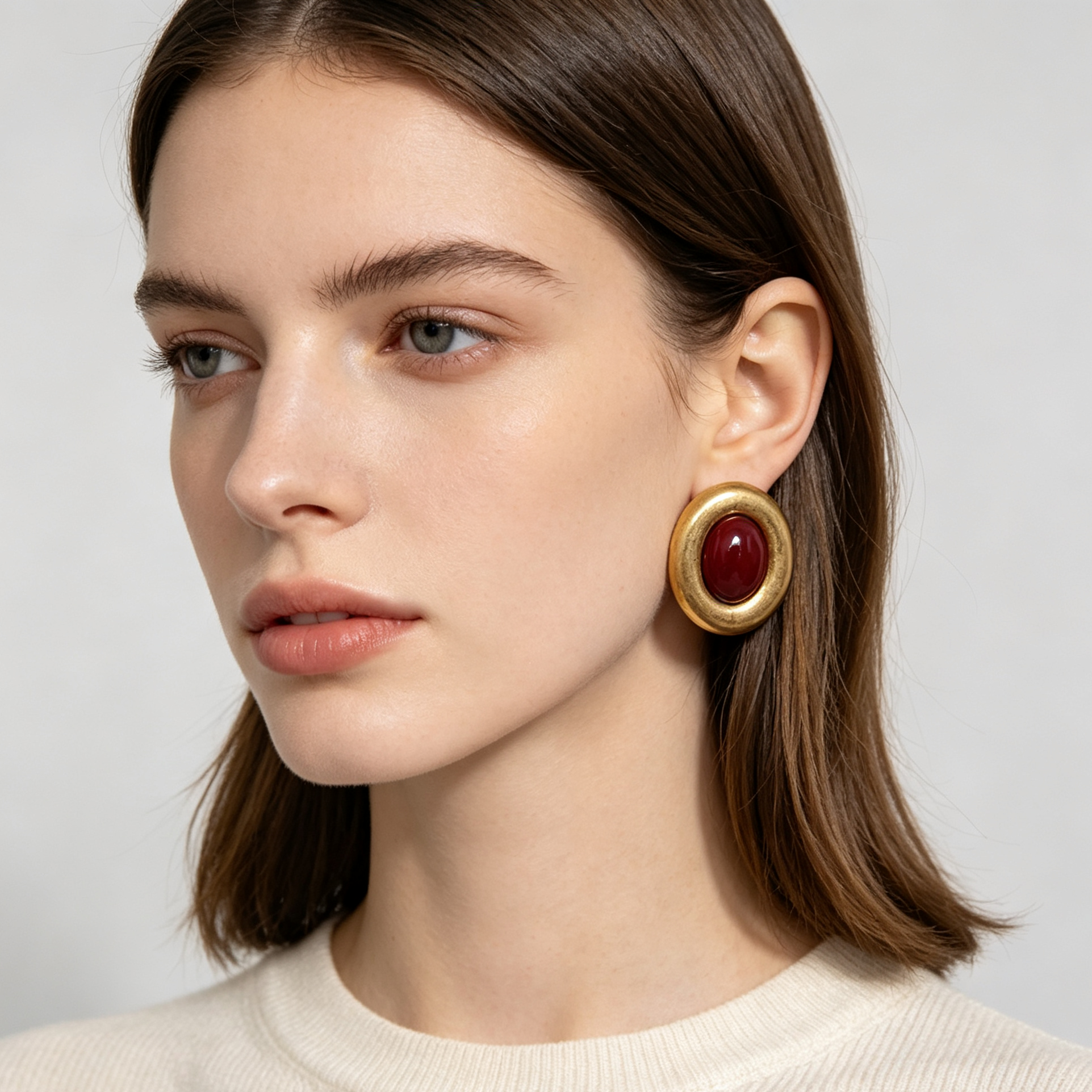 Pendientes Ovalados Vintage Metal Dorado Piedra Resina Mayorista B2B|JI JOYA
