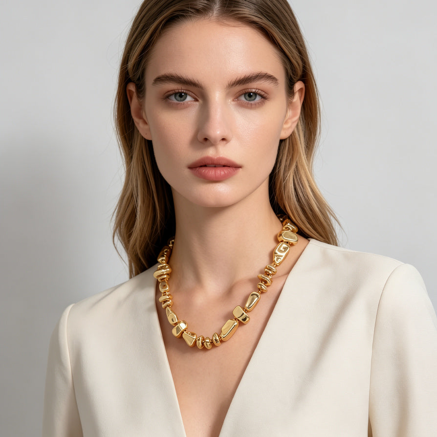 JI JOYA VENTA AL POR MAYOR|Set de Joyería Dorada Geométrica Irregular - Collar y Aretes de Zinc Dorado para Mujer | Venta al Por Mayor