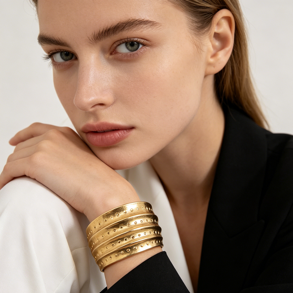 Pulsera Brazalete Dorada Texturizada con Diseño de Puntos, Brazalete Abierto de Aleación de Zinc para Mujer, Joyería al Por Mayor|JI JOYA
