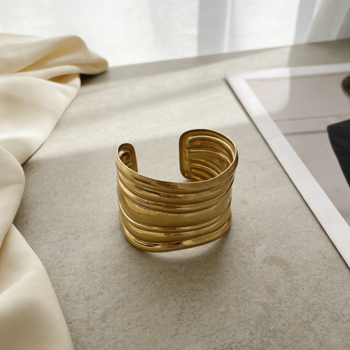Brazalete Ancho de Acero Inoxidable Dorado Diseño Ondulado, Brazalete Abierto Ajustable para Mujer, Accesorio de Moda Mayorista|JI JOYA