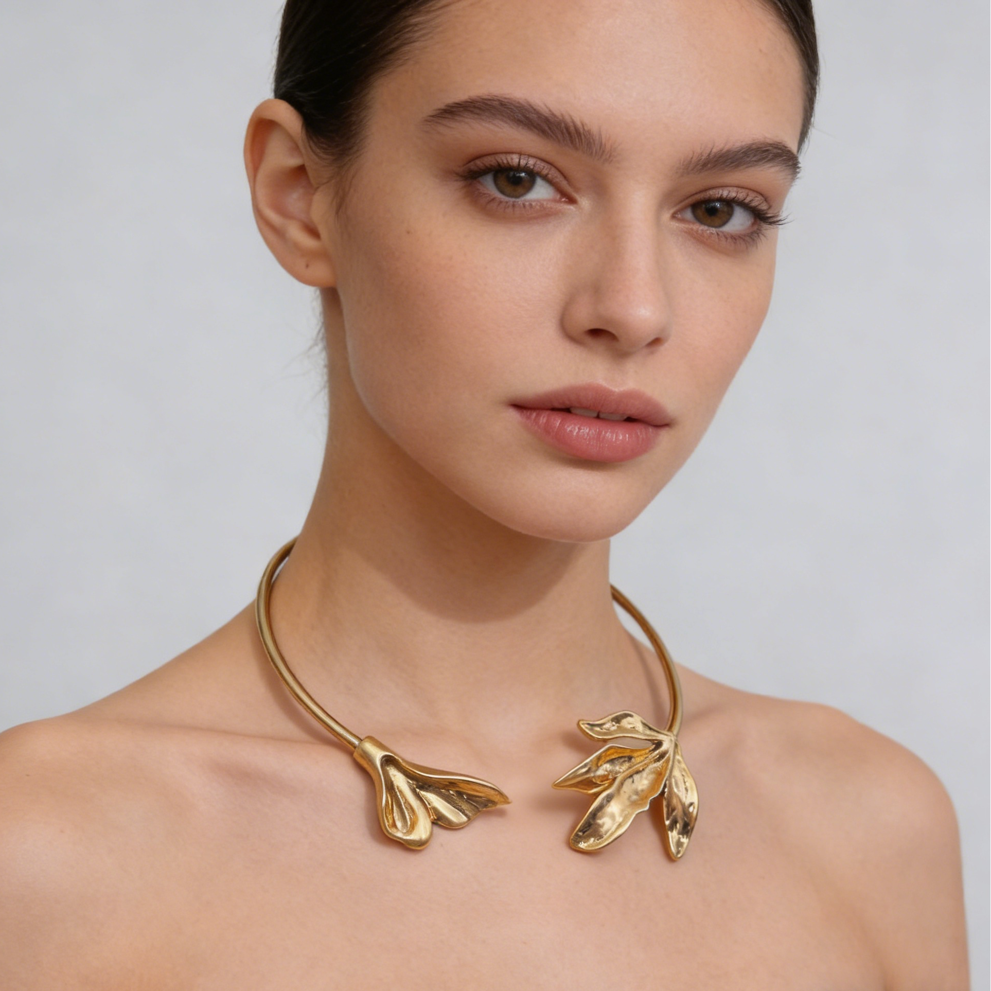 Collar floral dorado | Lujo minimalista