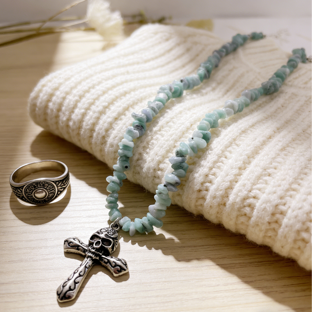 Collar de cruz de amazonita bohemia - Colgante de cuentas en capas con efecto grunge Y2K