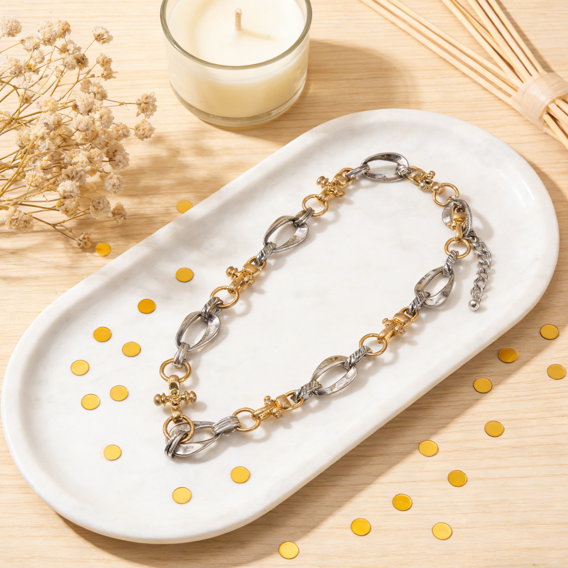 Collar de Moda con Diseño de Dos Tonos - Plata y Oro | Joyería de Tendencia para Mujer