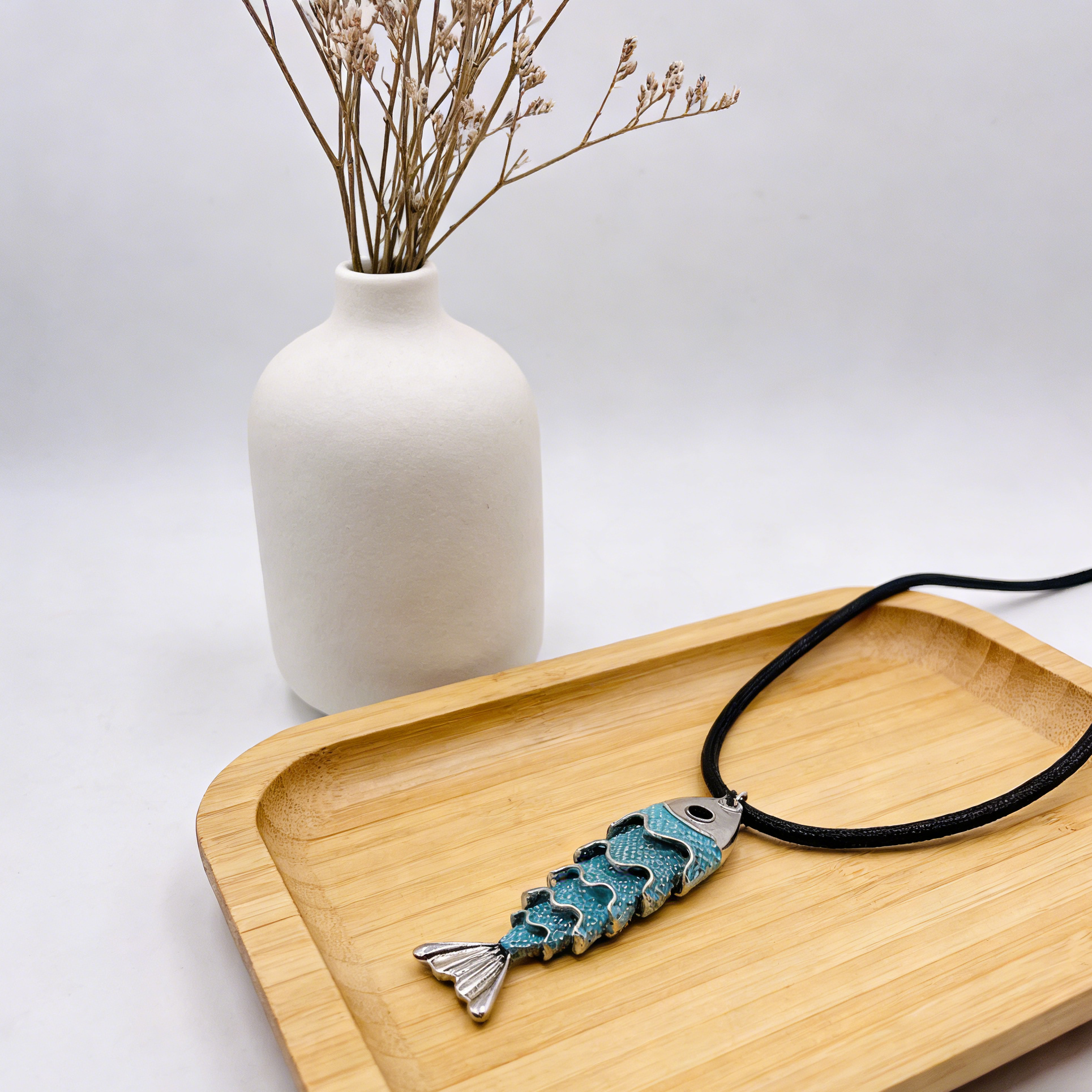 Boho-style Articulated Fish Necklace - Enamel Plating Design