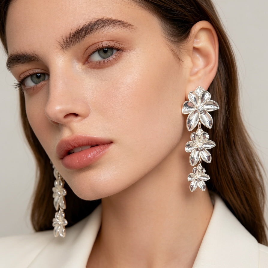Pendientes Colgantes de Flores Metálicas 3 Niveles | Mayorista de Bisutería de Moda, Diseño Elegante 2 Colores (Oro y Plata)|JI JOYA