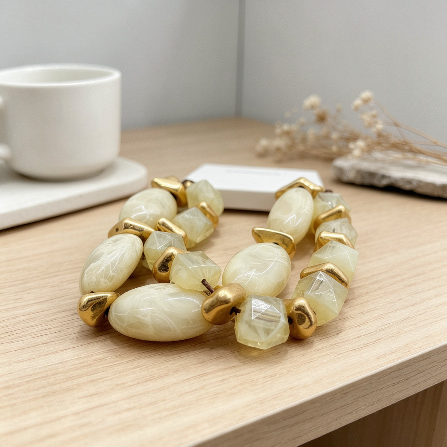 Pulsera de Moda con Cuentas de Resina y Detalles Dorados - 4 Colores Disponibles | Joyería al Por Mayor|JI JOYA
