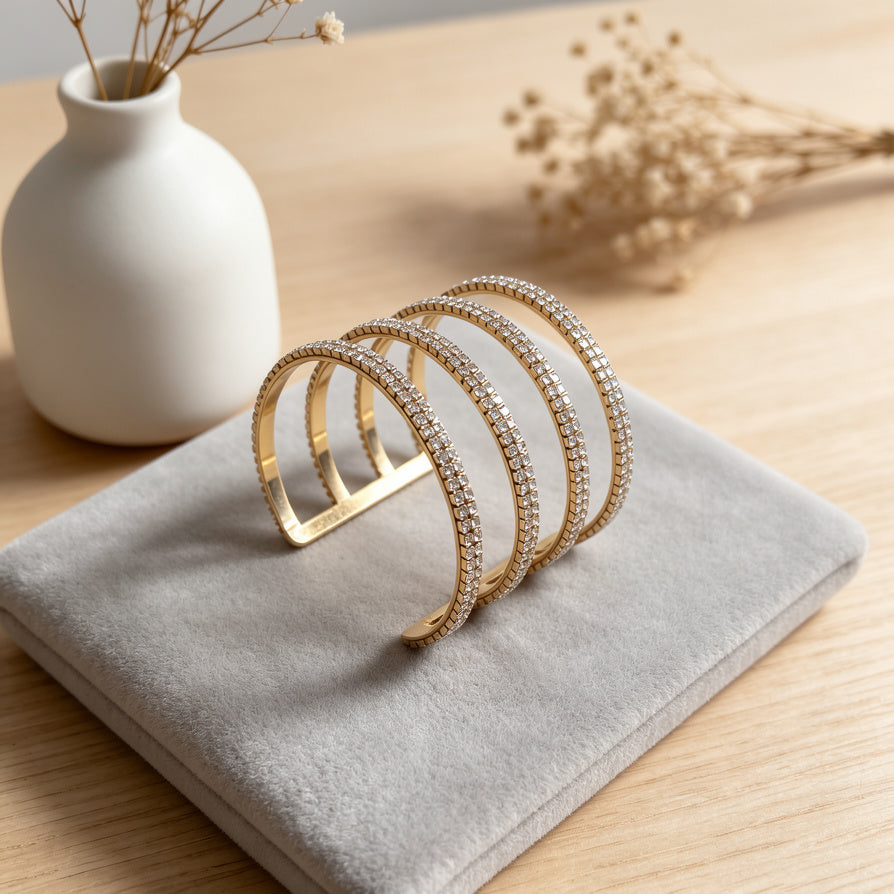 Brazalete Espiral de Circonias Doradas al Por Mayor | Diseño de 4 Bandas, Aleación de Zinc|JI JOYA