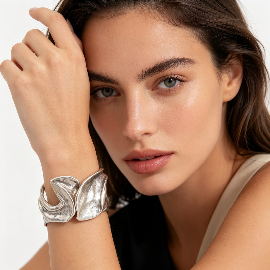 Brazalete de Diseño Orgánico Texturizado | Plata y Dorado | Joyería al Por Mayor|JI JOYA