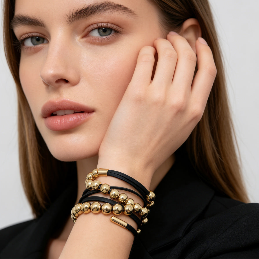 Pulsera de cuero sintético multicapa con bolas doradas, 2 colores al por mayor | JI JOYA