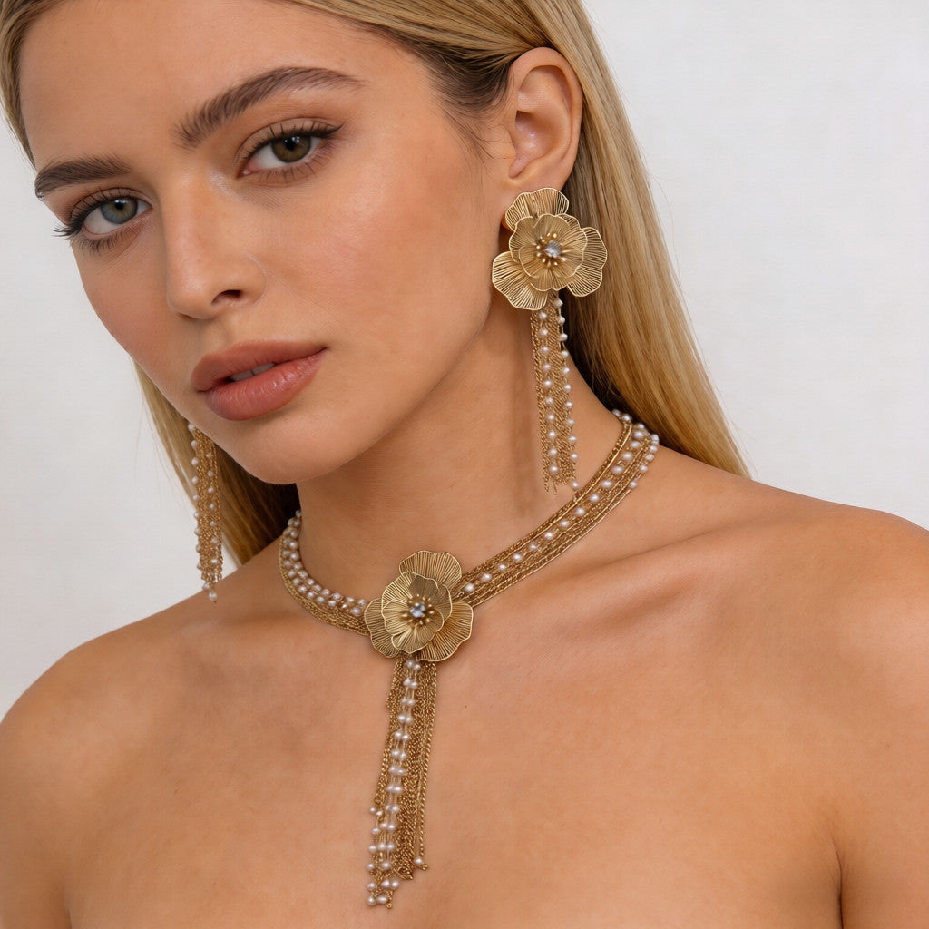 Aretes y Gargantilla Flor de Oro con Perlas | Juego de Joyería Elegante para Fiesta