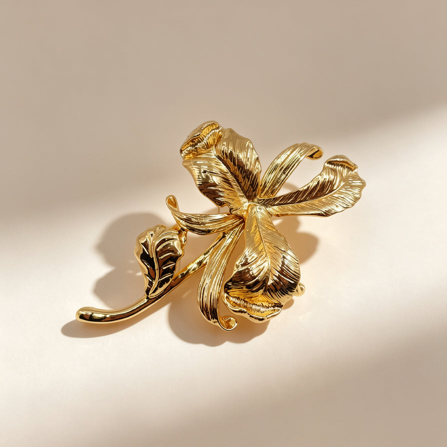 Broche Floral Dorado de Zinc - Diseño Minimalista de Lujo para Mujer, Venta al Por Mayor|JI JOYA