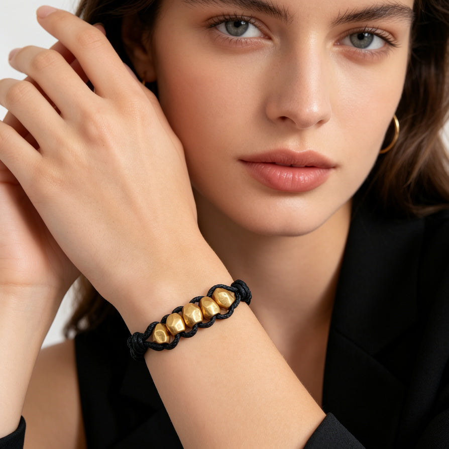 Pulsera de cuerda negra con cuentas metálicas | Accesorio de moda al por mayor| JI JOYA