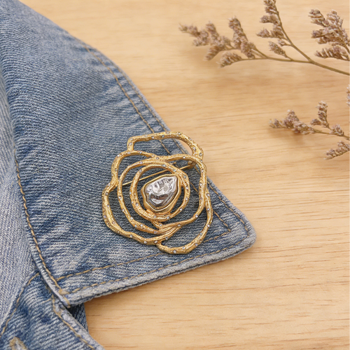 Broche vintage de rosa texturizada | Pin llamativo de dos tonos dorado y plateado
