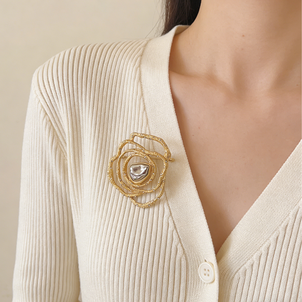 Broche vintage de rosa texturizada | Pin llamativo de dos tonos dorado y plateado
