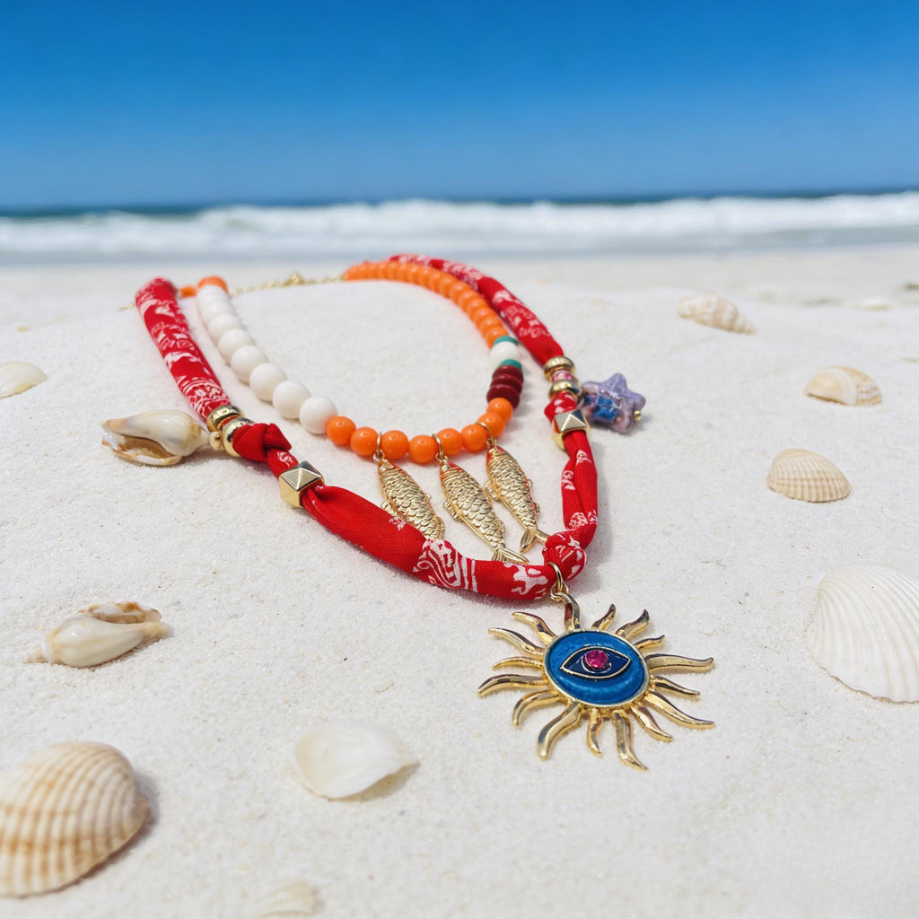 Collar de dos capas estilo bohemio | Colgante de tela roja con motivos de peces dorados y ojos turcos | Accesorio para fiestas en la playa