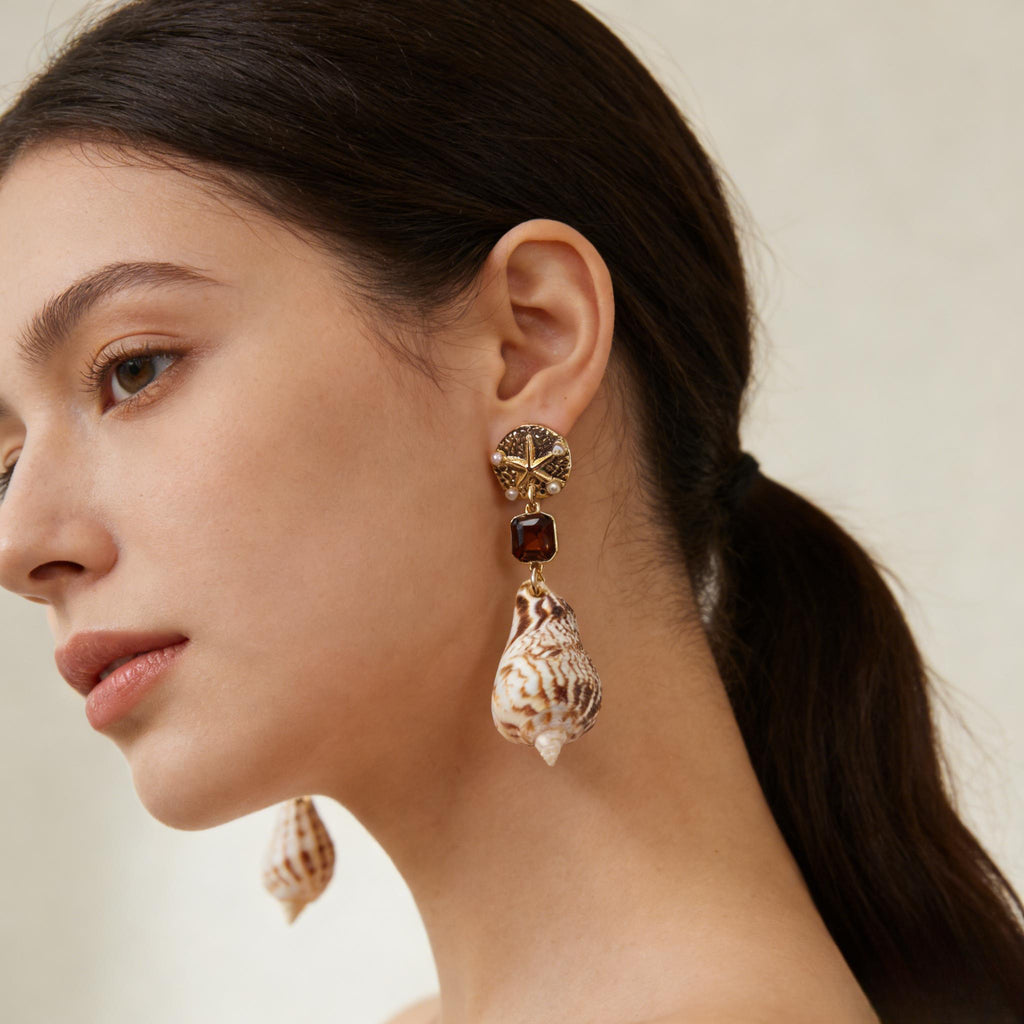 Pendientes colgantes bohemios costeros | Joyas únicas de caracola y ámbar con diamantes de imitación