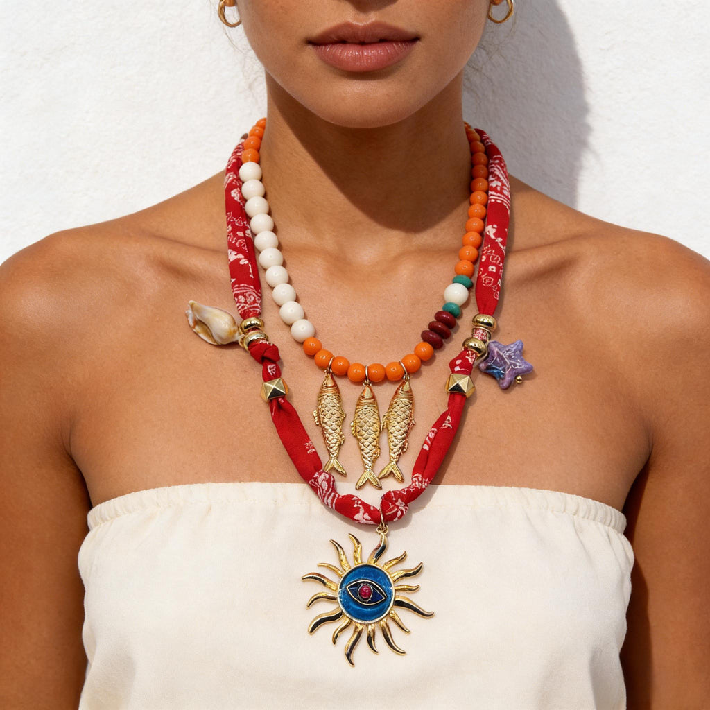 Collar de dos capas estilo bohemio | Colgante de tela roja con motivos de peces dorados y ojos turcos | Accesorio para fiestas en la playa