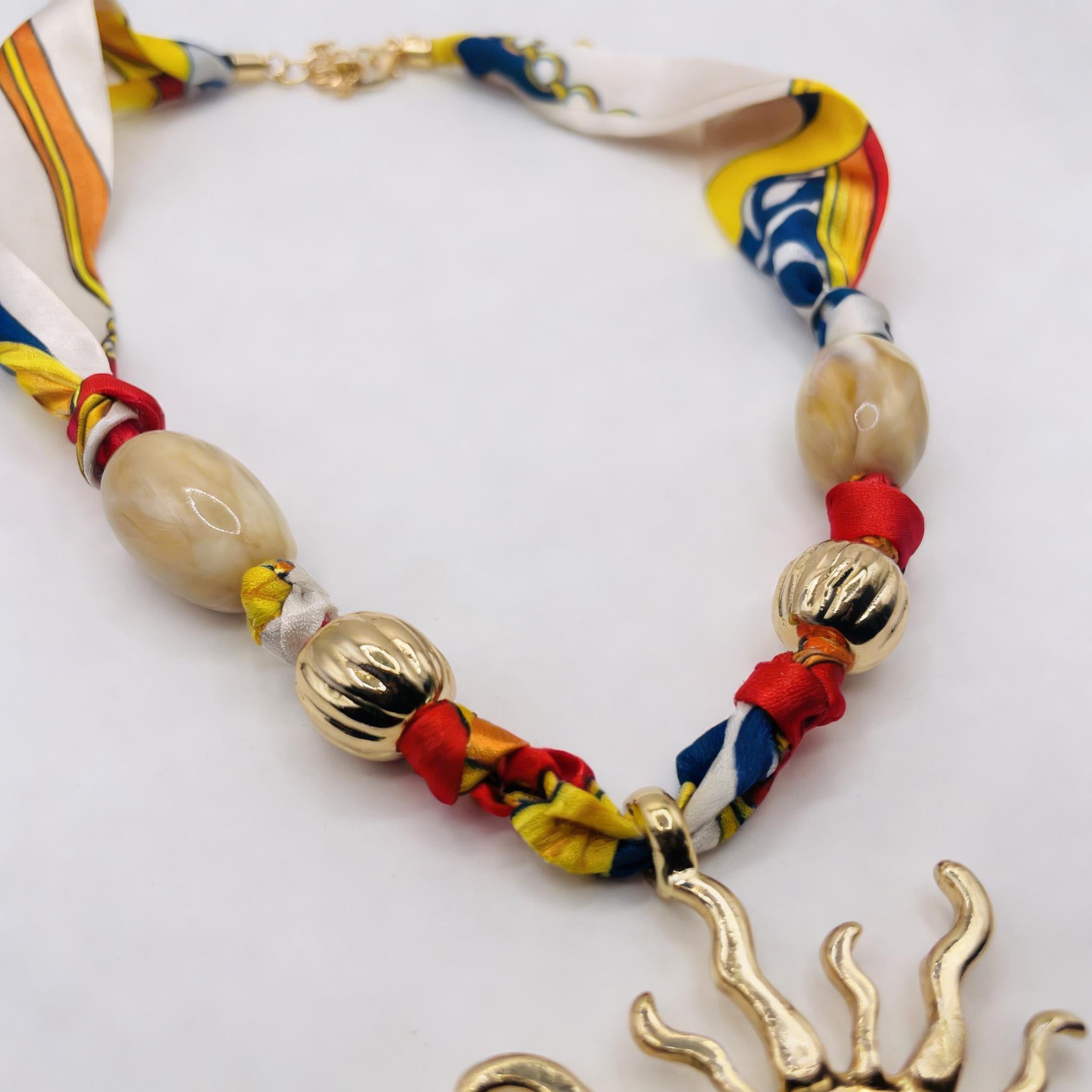 Collar vintage con colgante de sol dorado | Collar bohemio hecho a mano con cuentas de colores